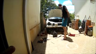 Tirando o motor do carro
